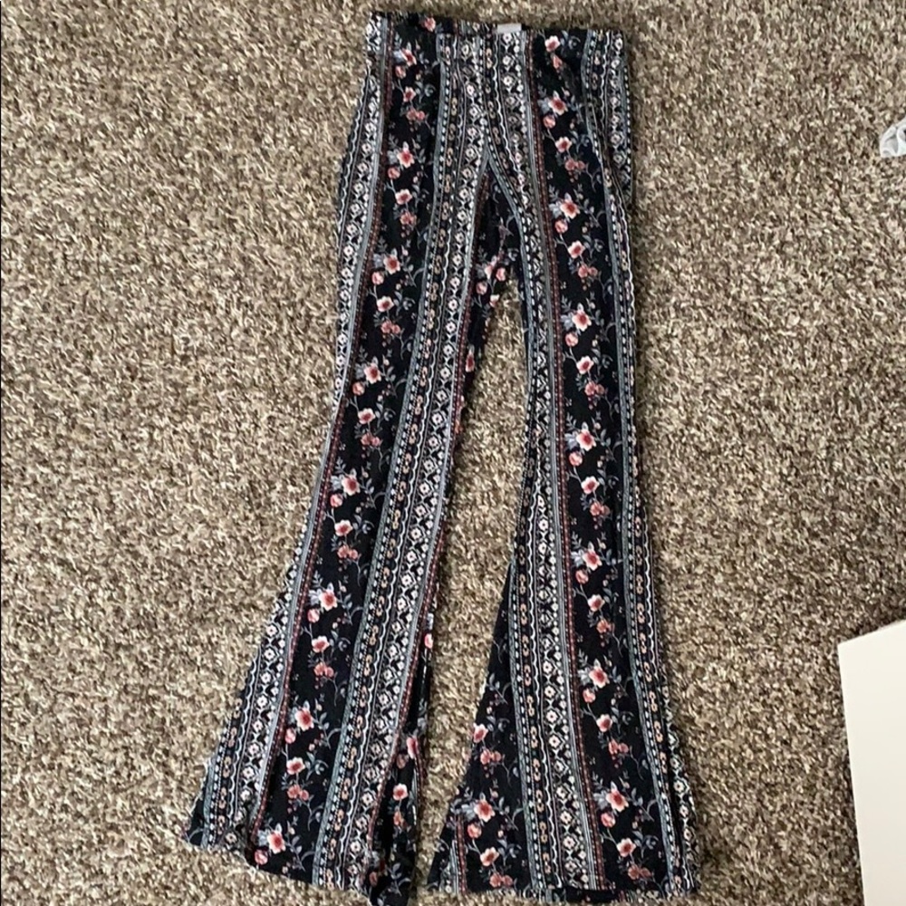 Patterned pants - Picture 2 of 3